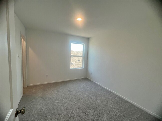 Building Photo - 16802 Great Highlands Dr