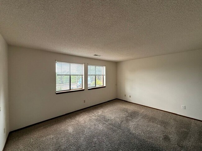 Building Photo - 1122 Yuma St