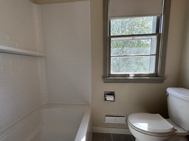 Building Photo - Charming 3-Bed Oasis with Fireplace & Finished Basement in Richfield!
