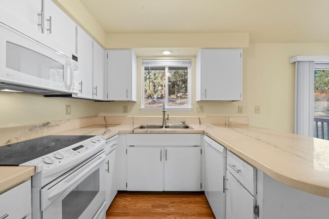 Building Photo - South Valley Duplex for Rent!