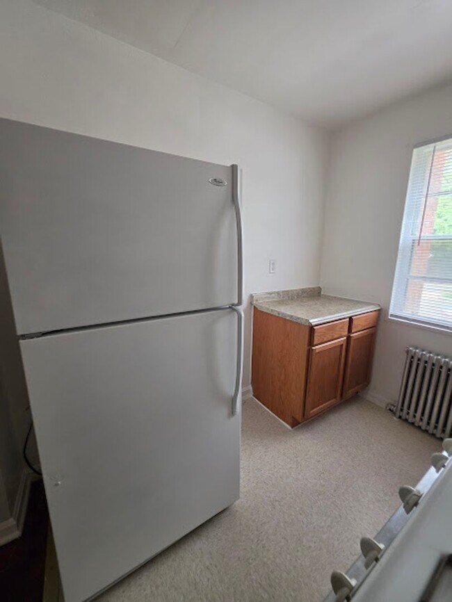 Interior Photo - 3393 BLAINE ST NE
