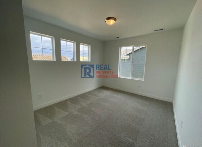 Building Photo - 5525 Wisteria Ave