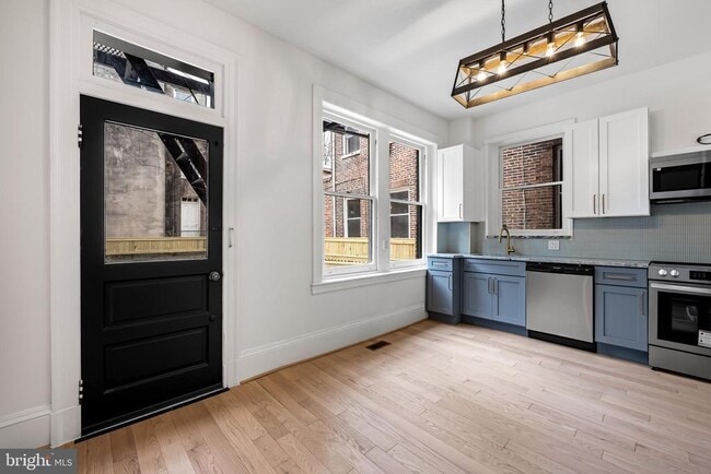 Building Photo - 1202 Bolton St