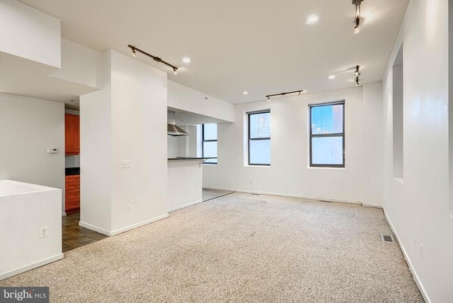 Building Photo - 1211 Light St