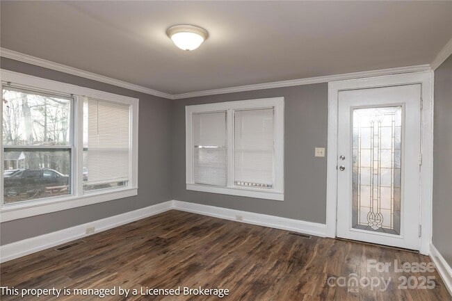 Building Photo - 757 S 5th St