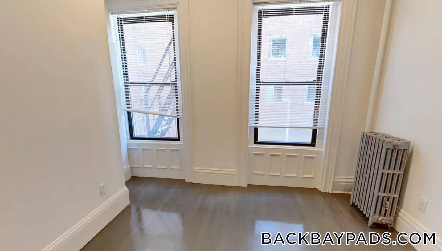 Building Photo - 270 Newbury St