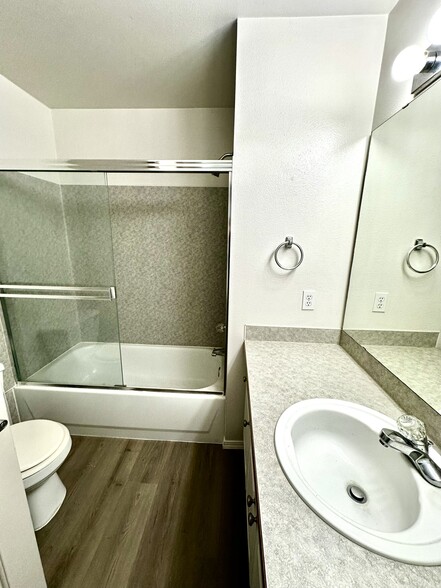 Bathroom - 937 N 86th St