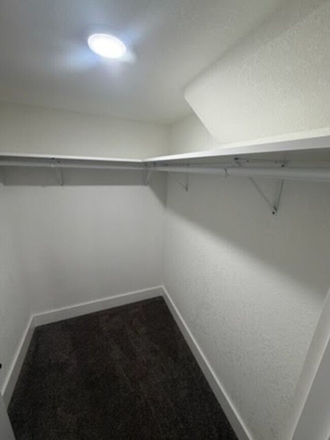 Building Photo - ?Beautifully Remodeled Modern Smart Home for Rent! ?