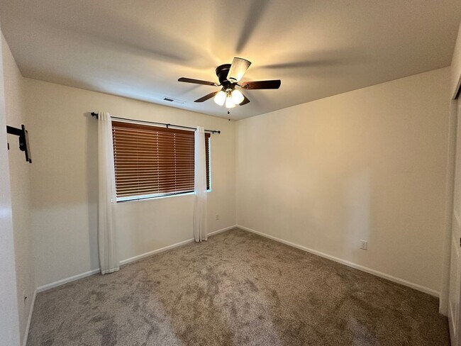 Building Photo - Silver Lake Area Rental