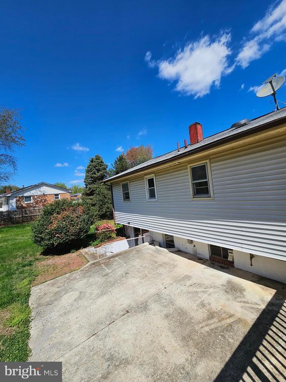 Building Photo - 14236 Caroline St