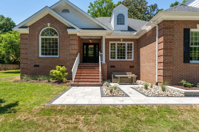 Building Photo - 8703 Decoy Ln