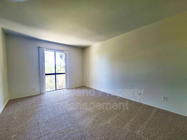 Building Photo - 7858 Cowles Mountain Ct