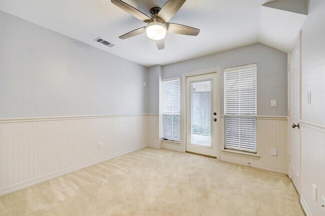 Building Photo - 5314 Blossom St