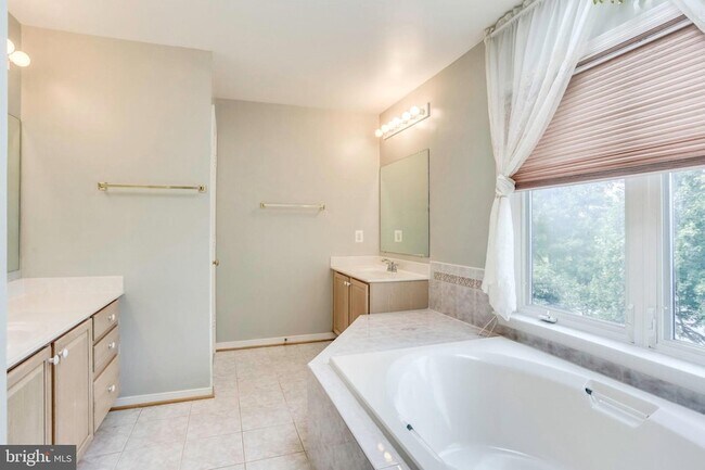 Building Photo - 26161 Rachel Hill Dr