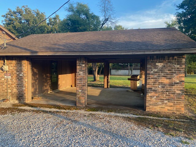 Building Photo - 8076 Burns Rd