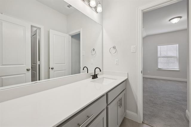 Building Photo - 1224 Johnson Dr