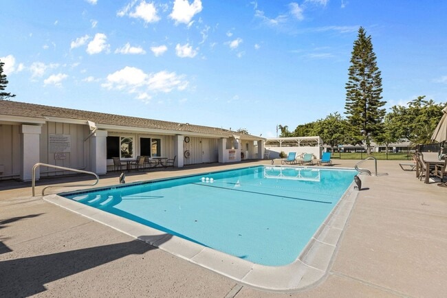 Building Photo - Wonderful Location & Value in Oceana 55+ Community