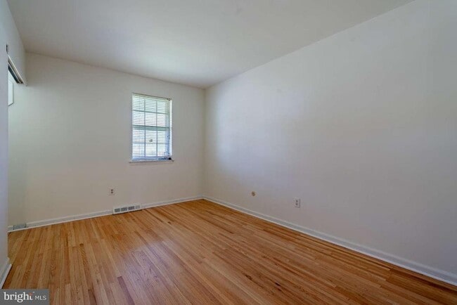 Building Photo - 1558 Specht Pl