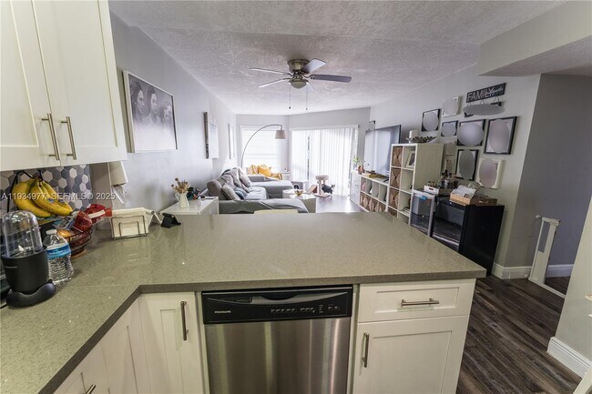 Building Photo - 8810 SW 132nd Pl