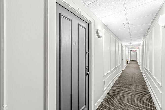 Building Photo - 230 E 9th St