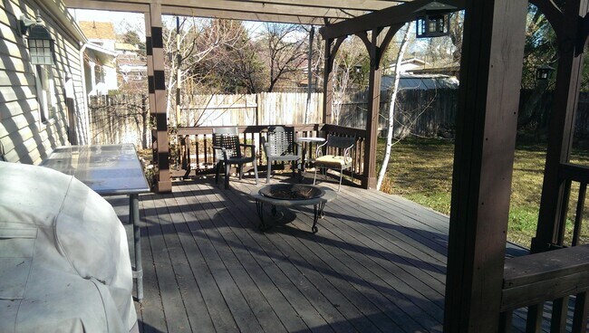 Building Photo - Spacious 4 Bedroom 3 Bath in Orem