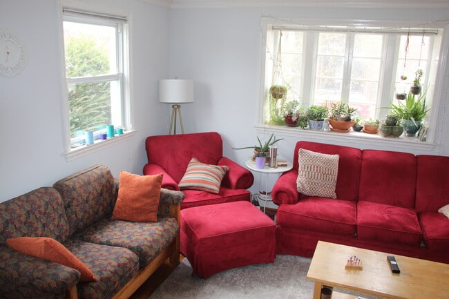 Building Photo - 635 N Nelson St