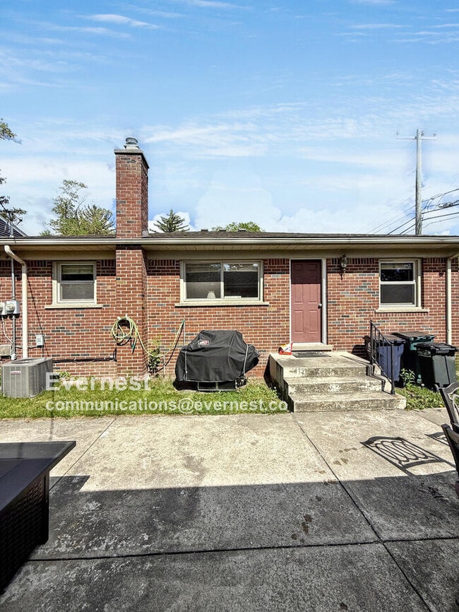 Building Photo - 2503 Maplewood Ave