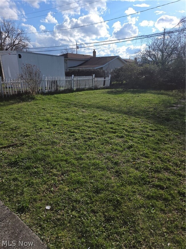 Building Photo - 4148 E 189th St