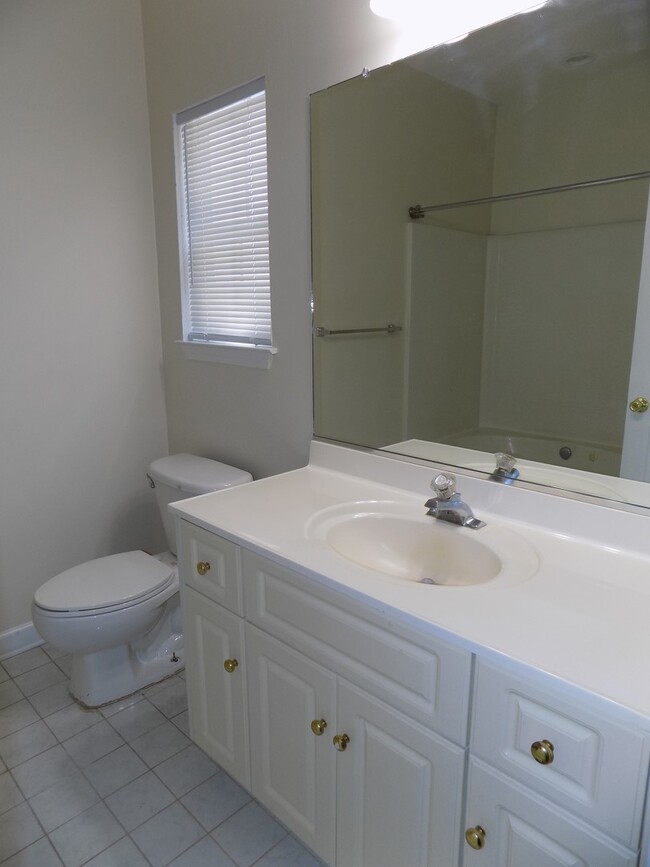 Building Photo - **Available to view mid June** 2 Bedroom, ...