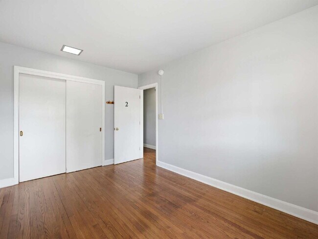 Building Photo - Charming 2-Bedroom, 1-Bath First-Floor Residence in a Beautifully Renovated Historic Home