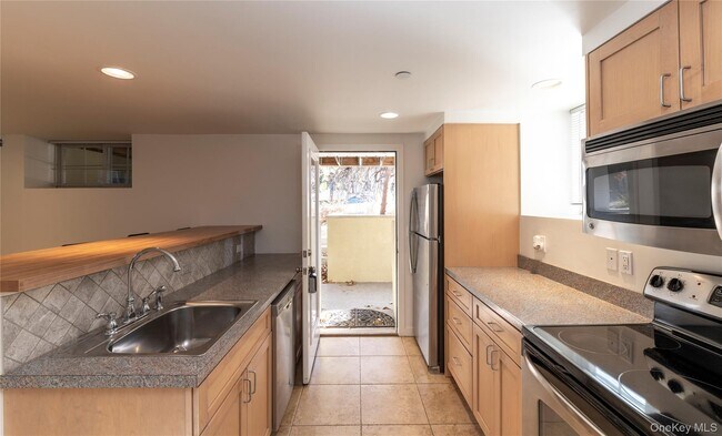 Building Photo - 40 Prospect St