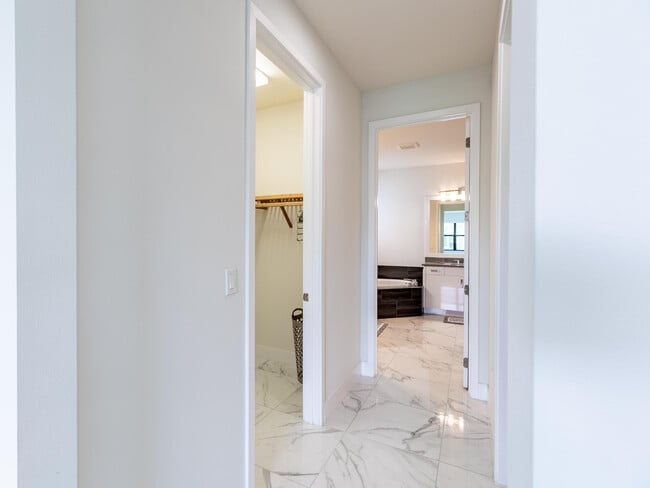 Building Photo - 7191 Montereal Path