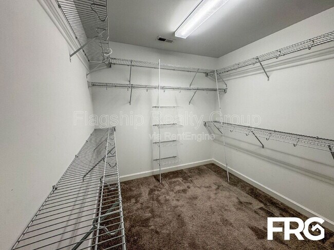 Building Photo - 208 Coffman Dr