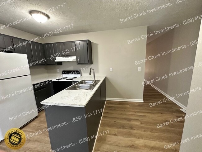 Building Photo - 2-Bed 1.5-Bath Townhome