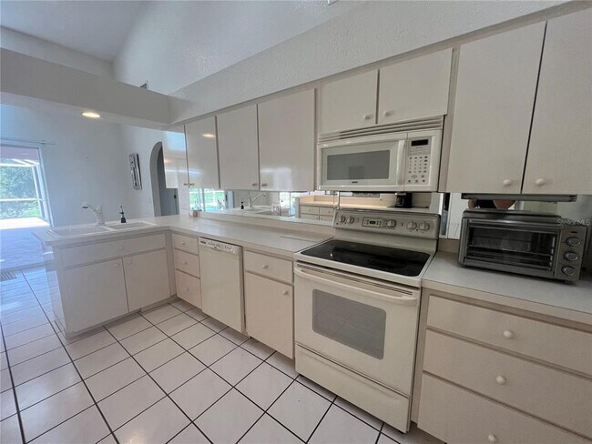 Building Photo - 2300 Mauritania Rd