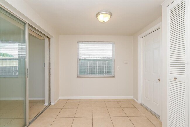 Building Photo - 3205 Moog Rd