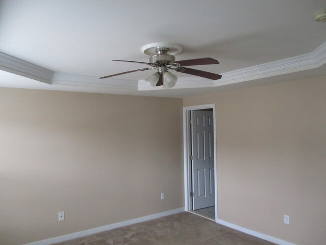 Building Photo - Three bedroom, 2 1/2 bath, 1776 sq. ft.tow...