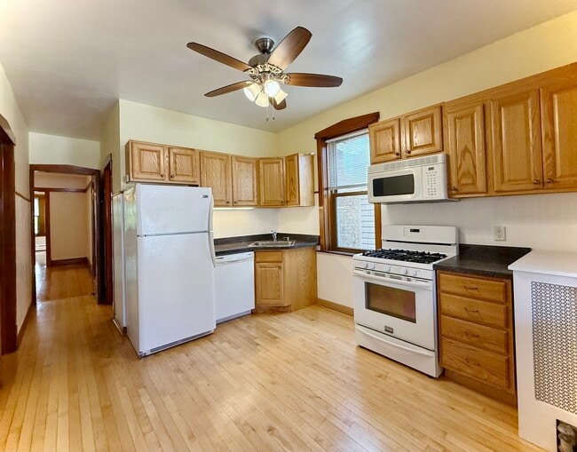 Building Photo - 5446 W Agatite Ave