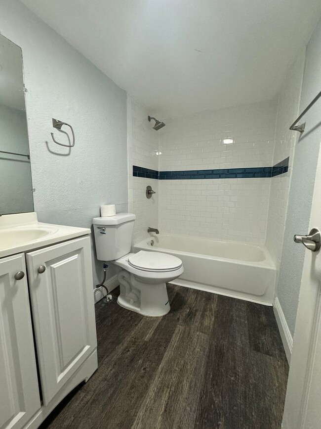 Building Photo - 2 Bedroom 1 Bath near Busch Garden