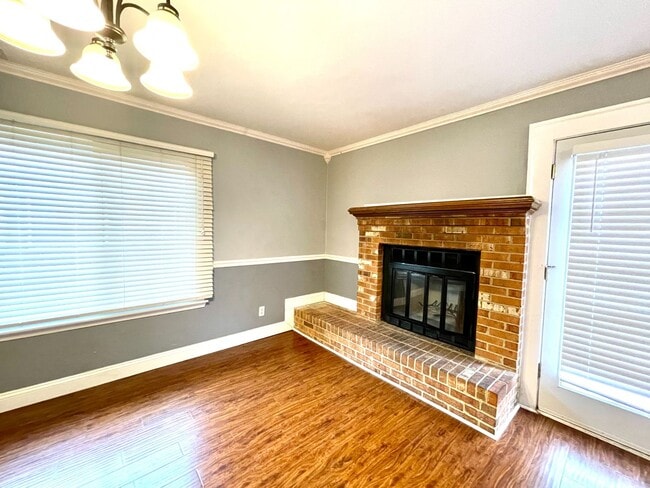 Building Photo - Beautiful 3-bedroom, 2.5-bathroom home