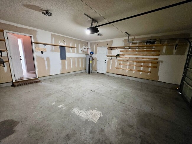 Building Photo - Charming 3 bedroom with fenced in yard - Tall Pines - Ladson