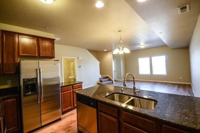 Building Photo - 3836 Manhattan Ave