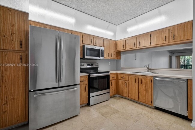 Building Photo - 491 Ives Dairy Rd