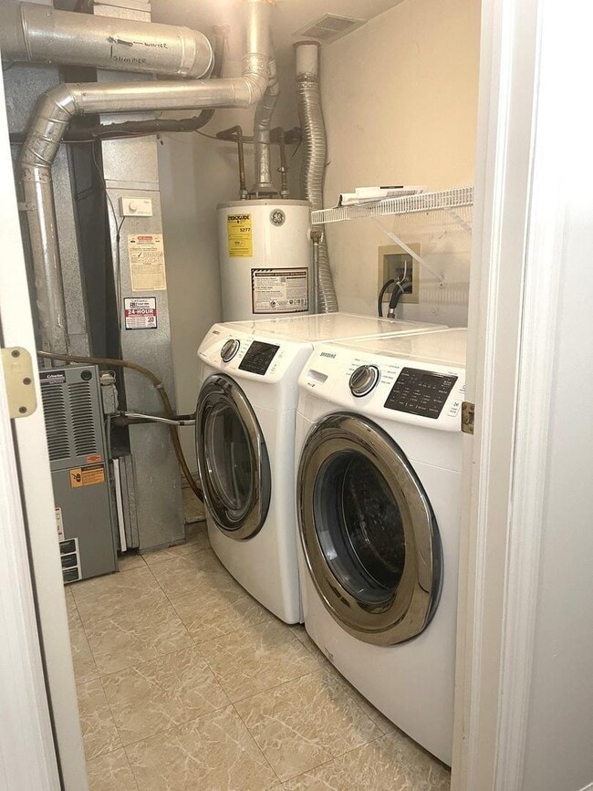 Building Photo - 2813 Powell Ct