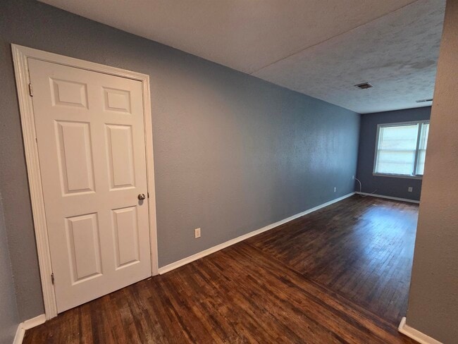 Building Photo - 3545 Debby Dr