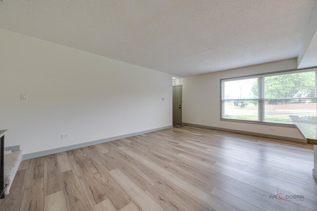 Building Photo - 1454 Inverrary Ln