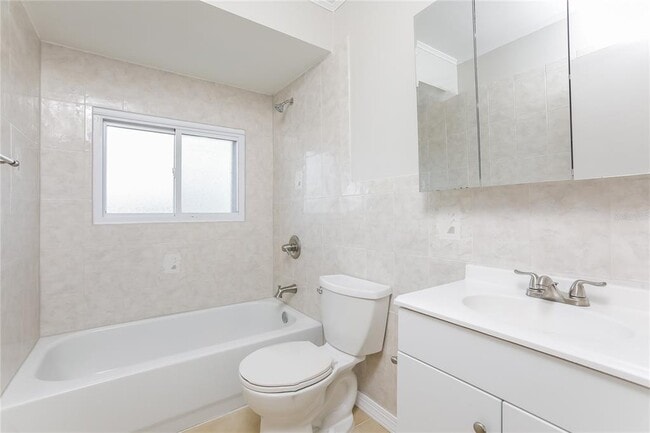 Building Photo - 392 Crystal Ave