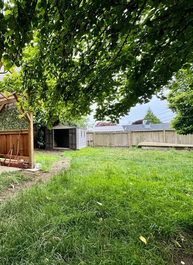 Building Photo - 344 Loleta Dr