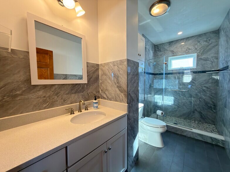 Building Photo - 36 Chipman St