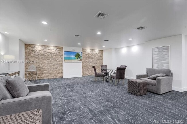 Building Photo - 3530 SW 22nd St